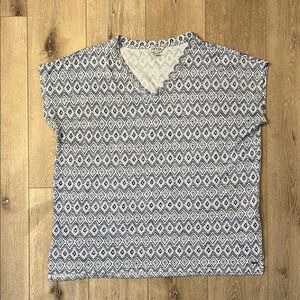 Orvis ~ women’s XXL v neck top, soft, easy care fabric, great condition!